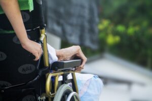 Teilimpfpflicht verschärft Pflegenotstand