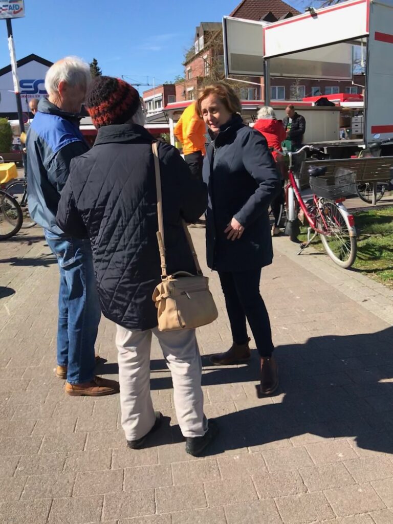 Beatrix von Storch auf dem Wahlkampf der AfD auf dem Wochenmarkt Kaltenkirchen